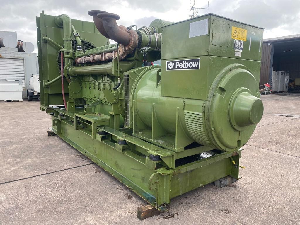940KVA Petbow Dorman used generator