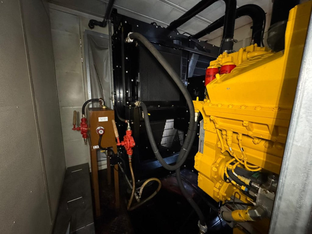 1925kVA Broadcrown Cummins used generator (1/3)