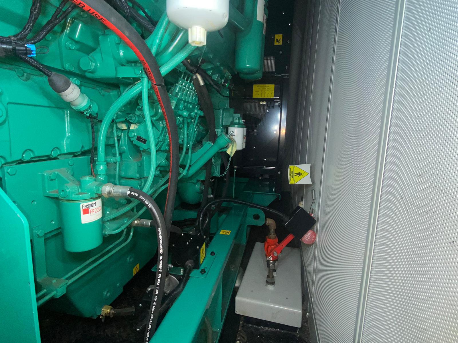 1100kVA ADE Cummins used generator (2/3)
