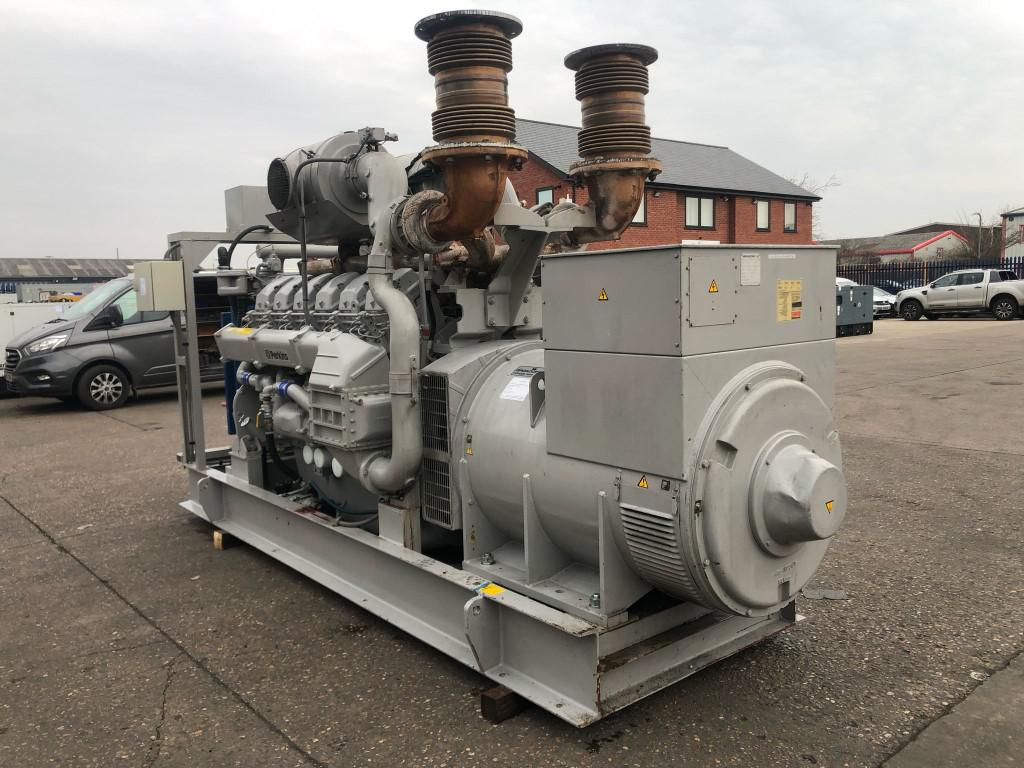 1315kVA Broadcrown Perkins used generator (2/3)