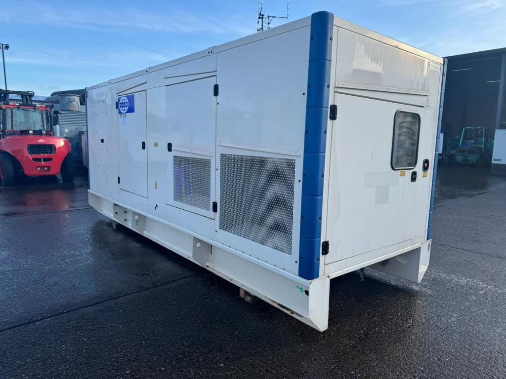 715kVA FG Wilson Perkins used generator