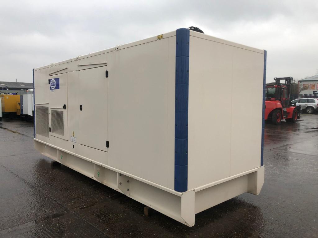 715kVA FG Wilson Perkins used generator