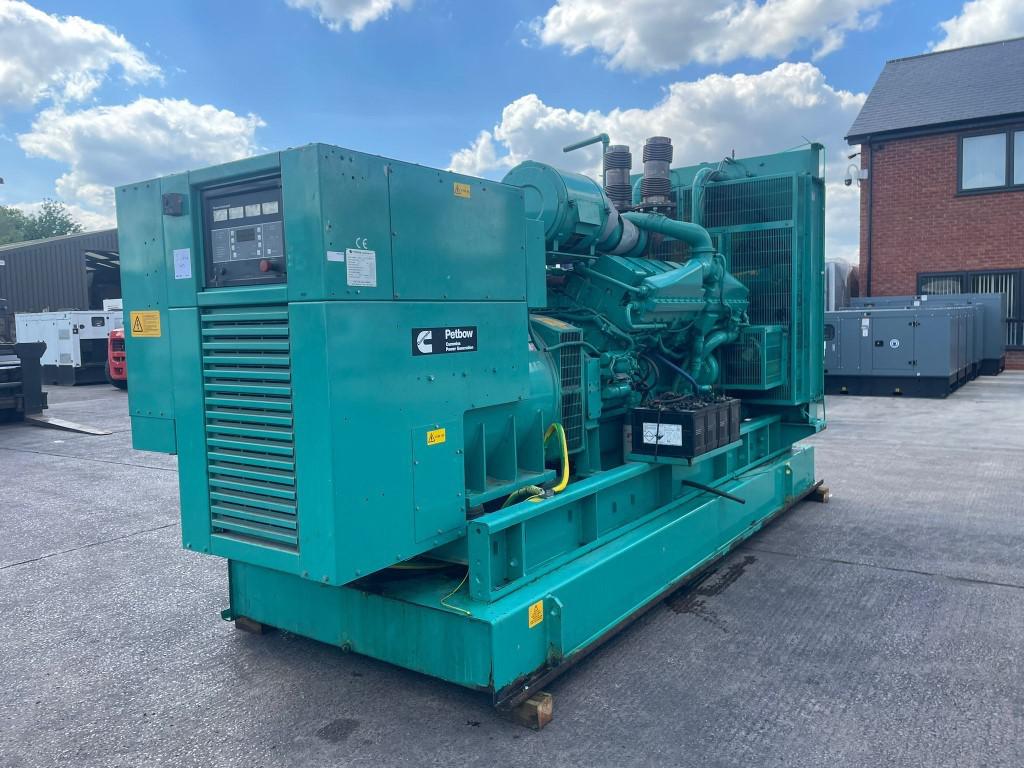 1100kVA Petbow Cummins used generator