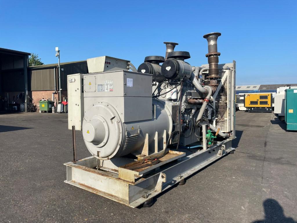 880kVA Broadcrown Perkins used generator