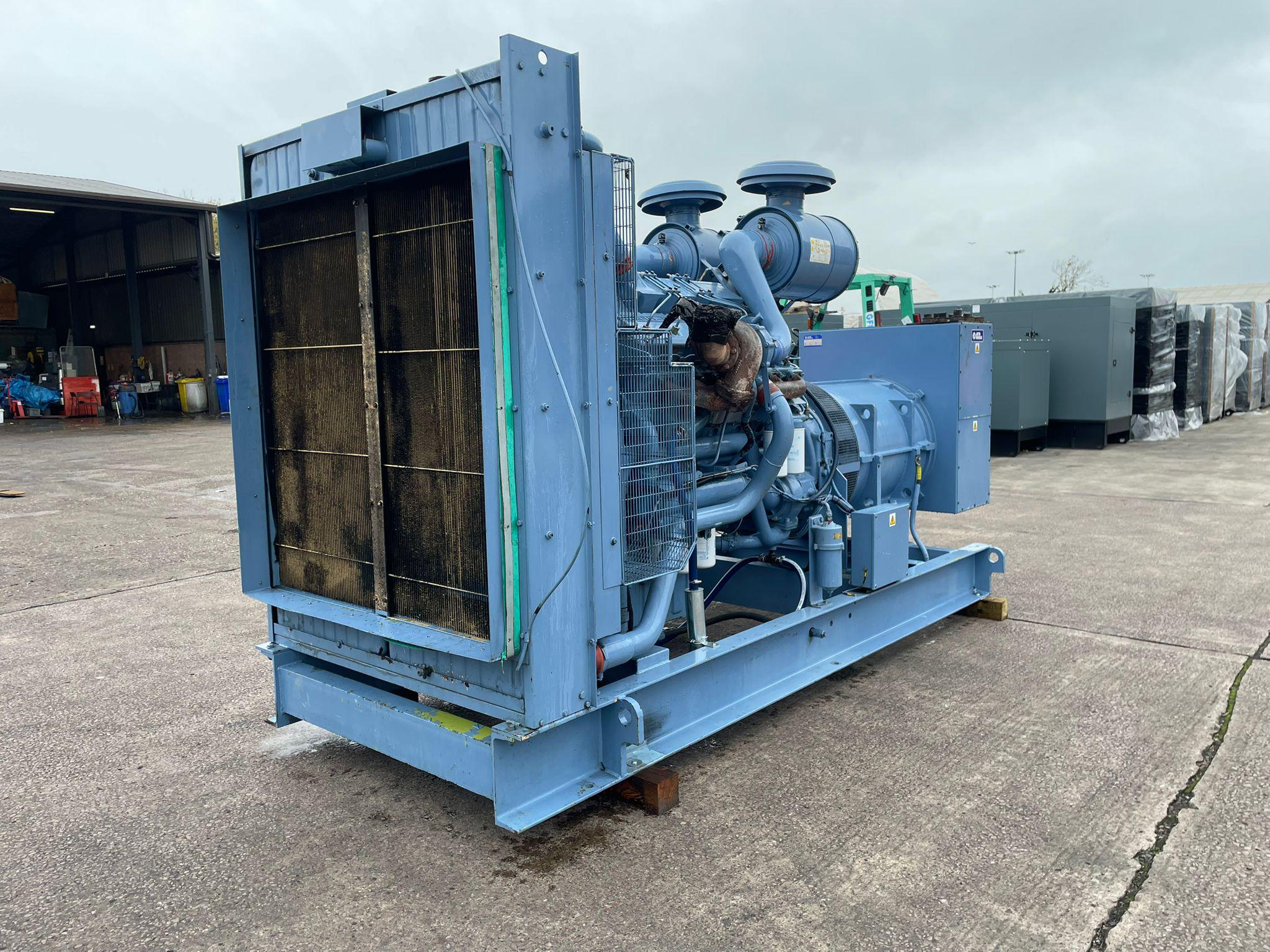 715kVA Auto Diesels Rolls Royce/ Perkins used generator