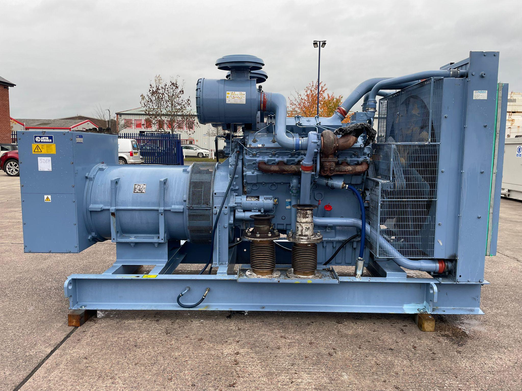 715kVA Auto Diesels Rolls Royce/ Perkins used generator