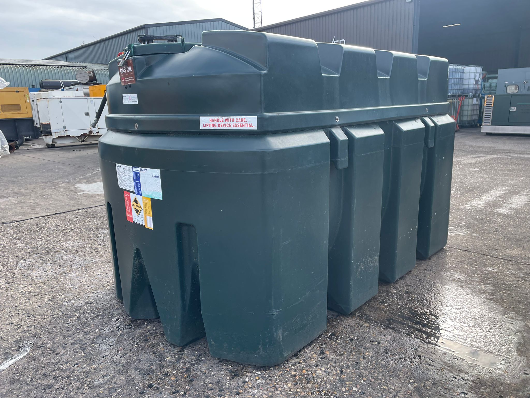 2500 Litre Plastic Titan ES2500T Tank