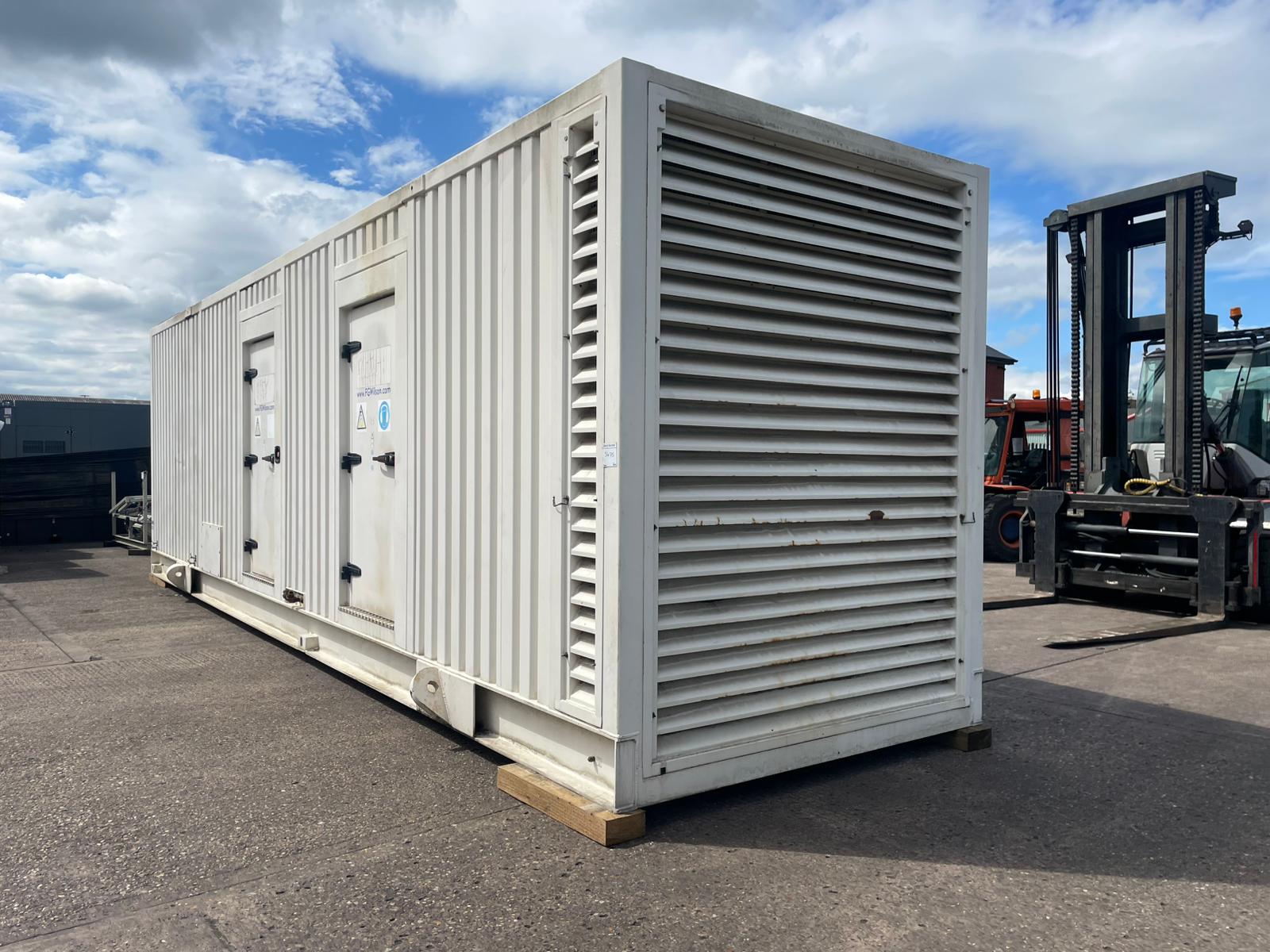 1100kVA FG Wilson P1000P1 Perkins LL 8124B Containerised Used Generator