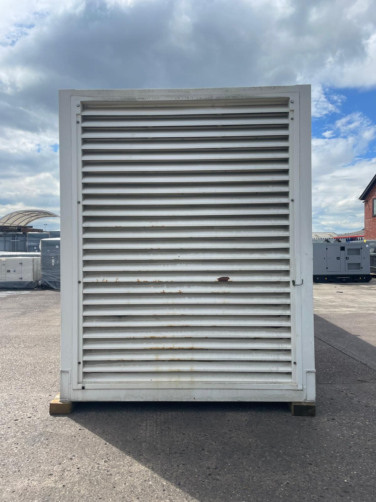 1100kVA FG Wilson P1000P1 Perkins LL 8124B Containerised Used Generator