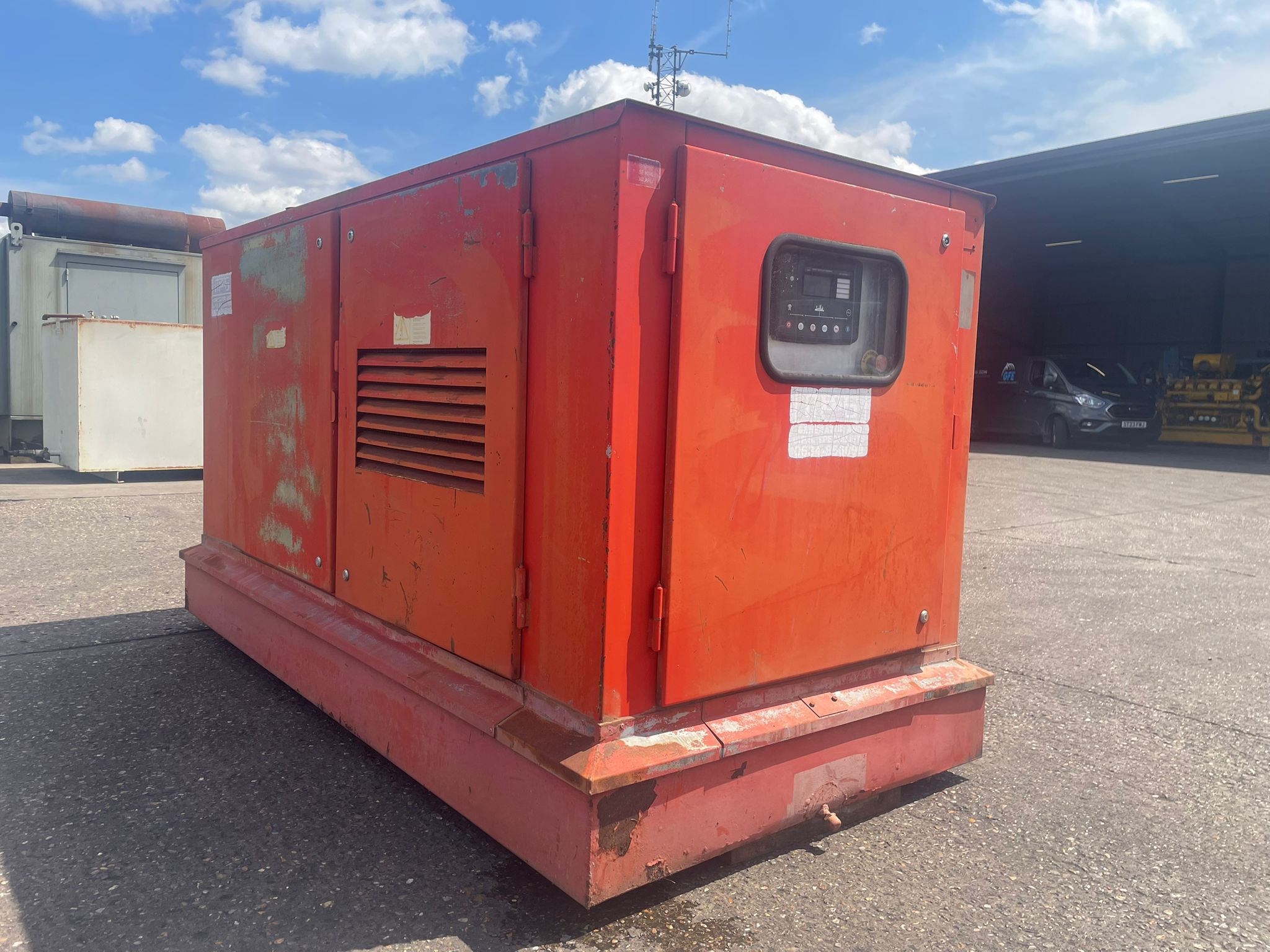 44kVA PETBOW AHFB32A IVECO 8041 I 05.55 Canopied Used Generator