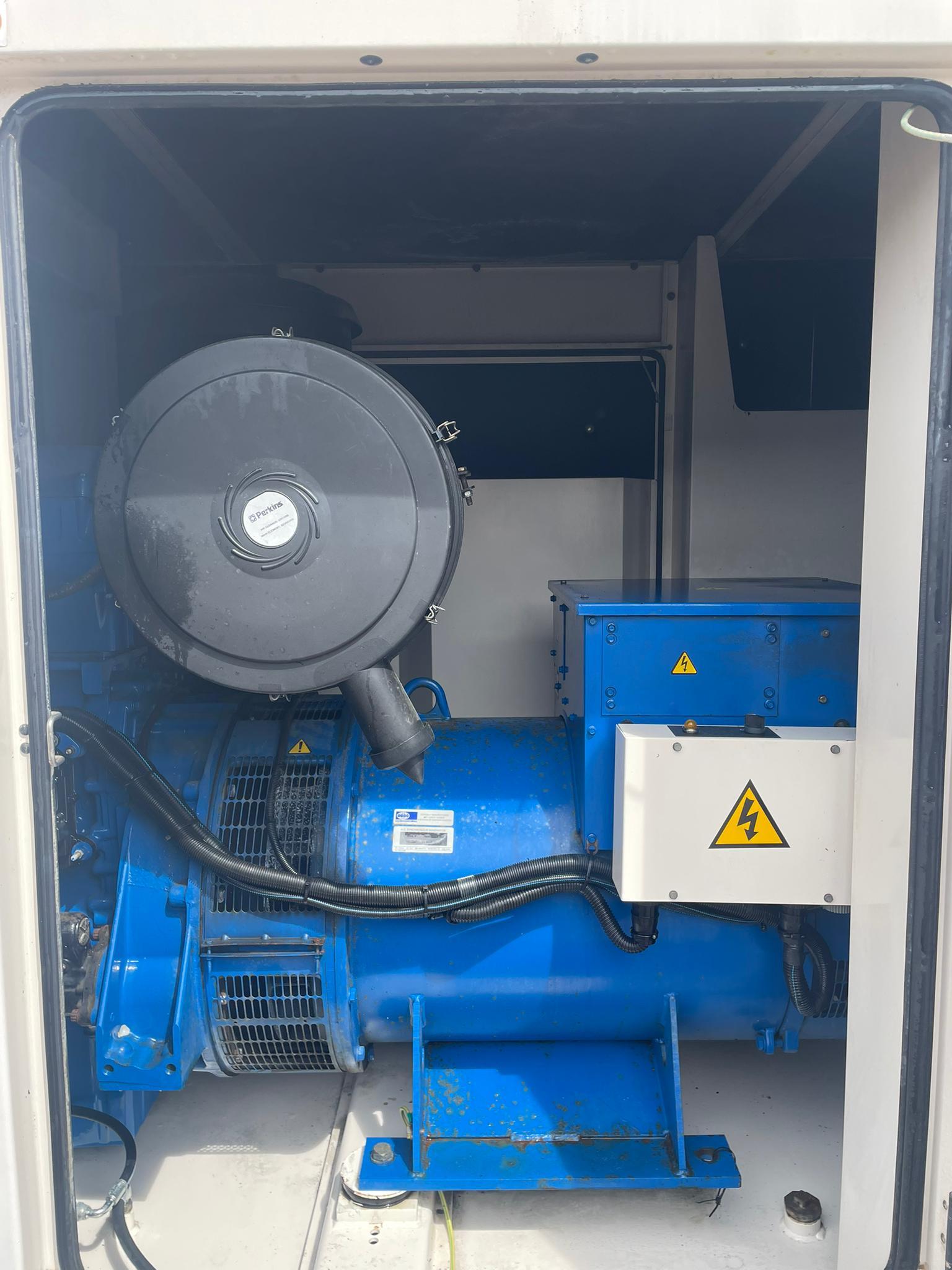500kVA FG Wilson P500E1 Perkins 2806C-E16TAG1 Canopied Used Generator