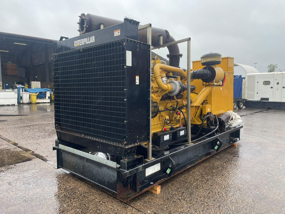 810kVA Caterpillar 900F Caterpillar 3412STA Open Used Generator