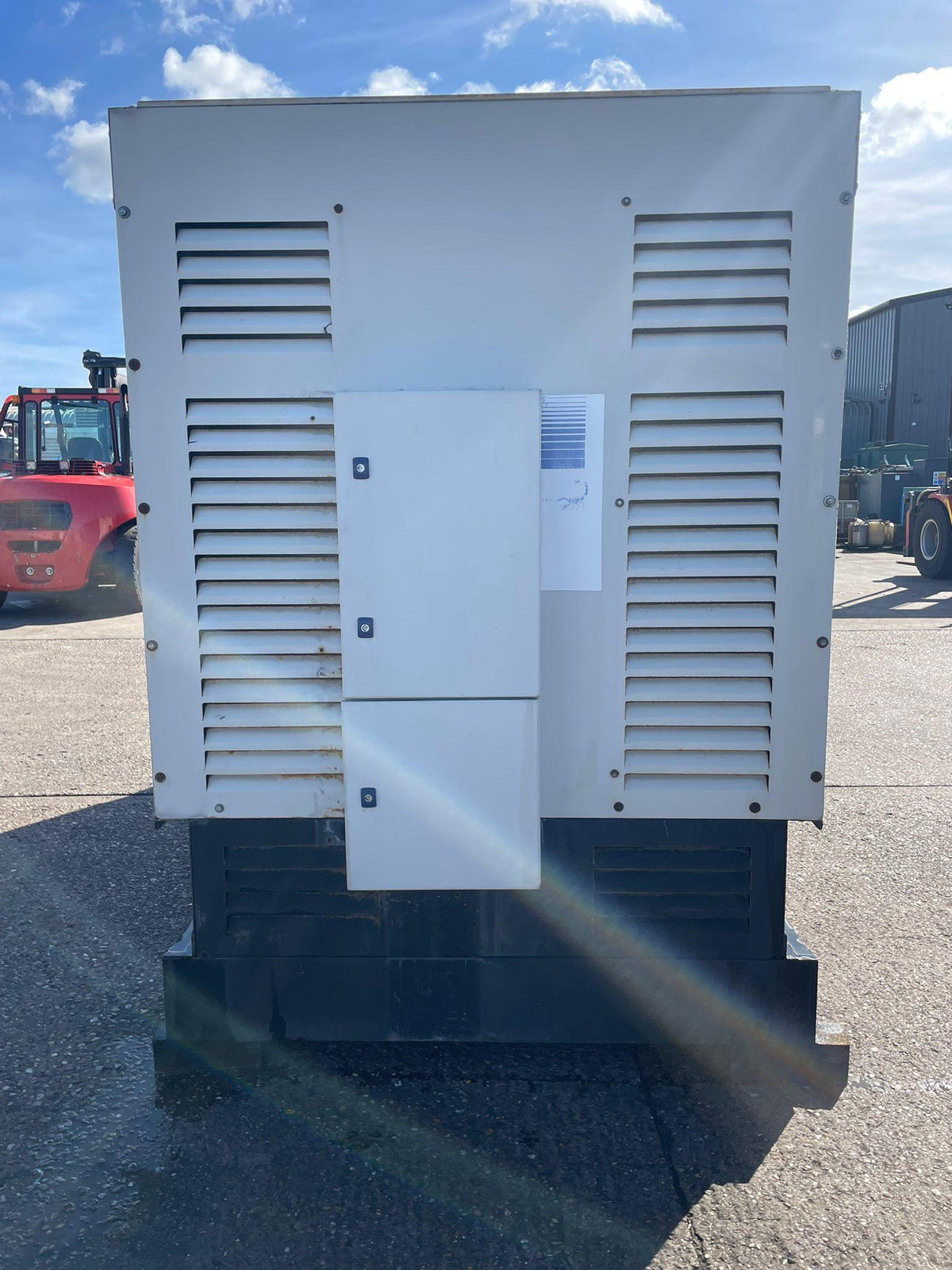 275kVA Scorpion DV275 Volvo TAD740GE Canopied Used Generator