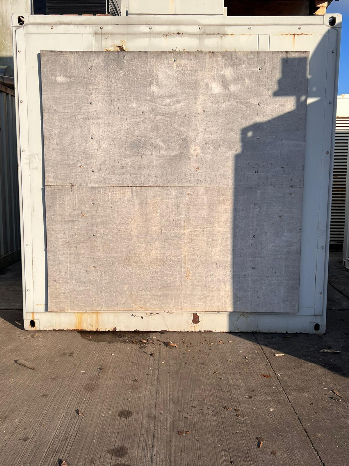 900KVA Broadcrown Cummins used generator