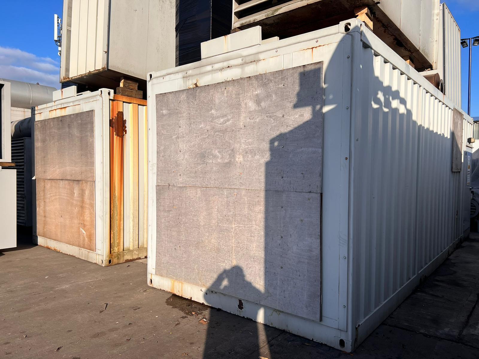 900KVA Broadcrown Cummins used generator