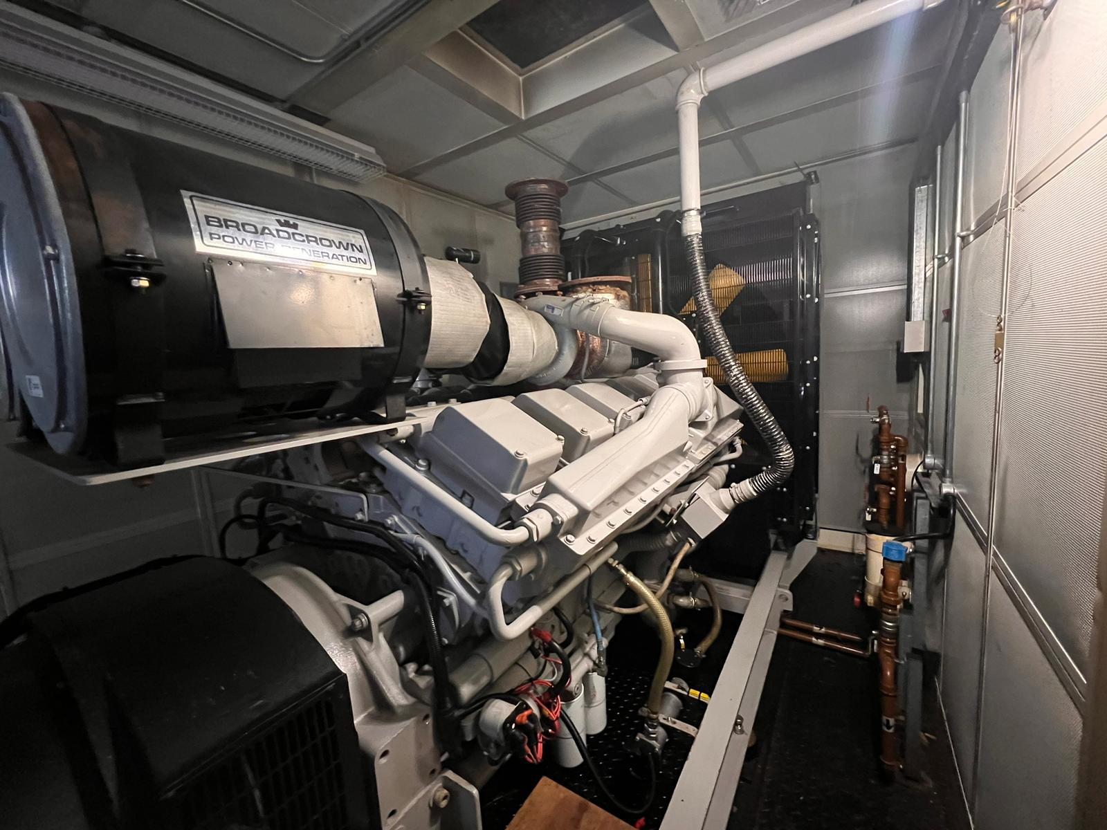 900KVA Broadcrown Cummins used generator