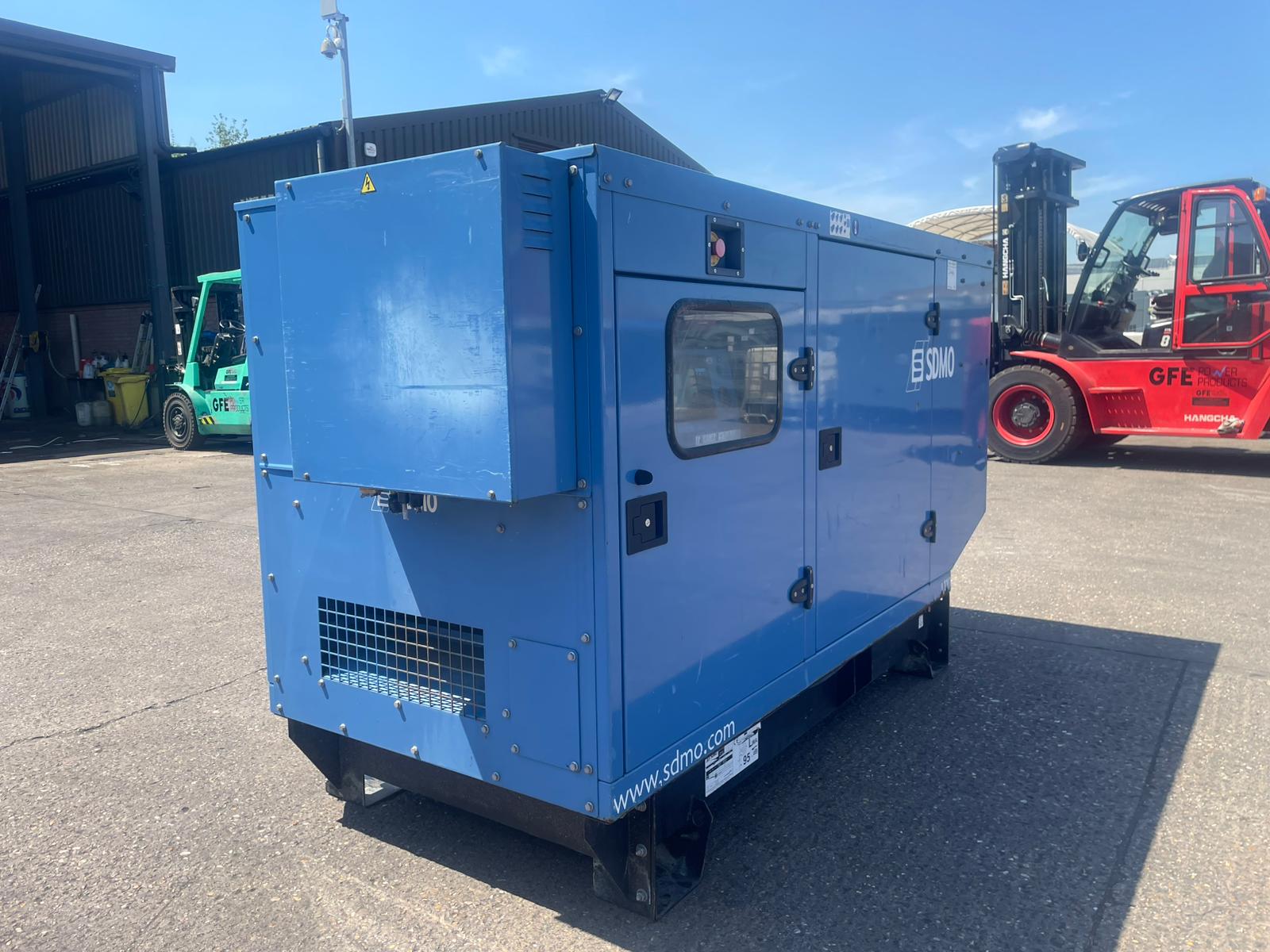 110kVA SDMO J110K John Deere 4045HF120 Canopied Used Generator