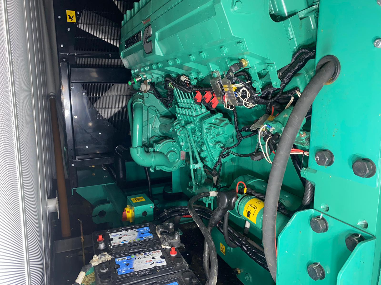 1100kVA ADE Cummins used generator (2/3)