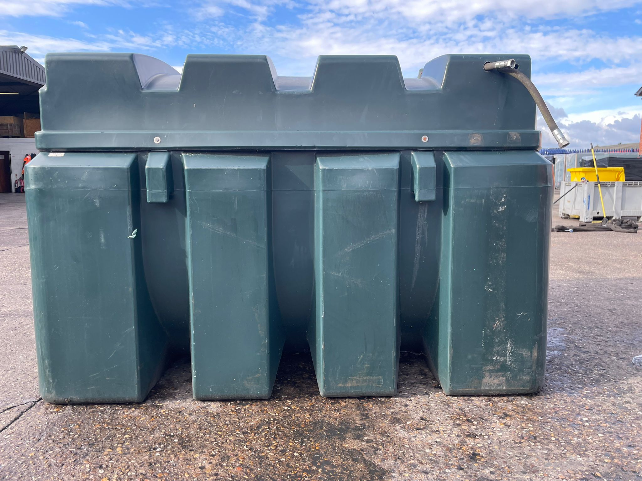 2500 Litre Plastic Titan ES2500T Tank