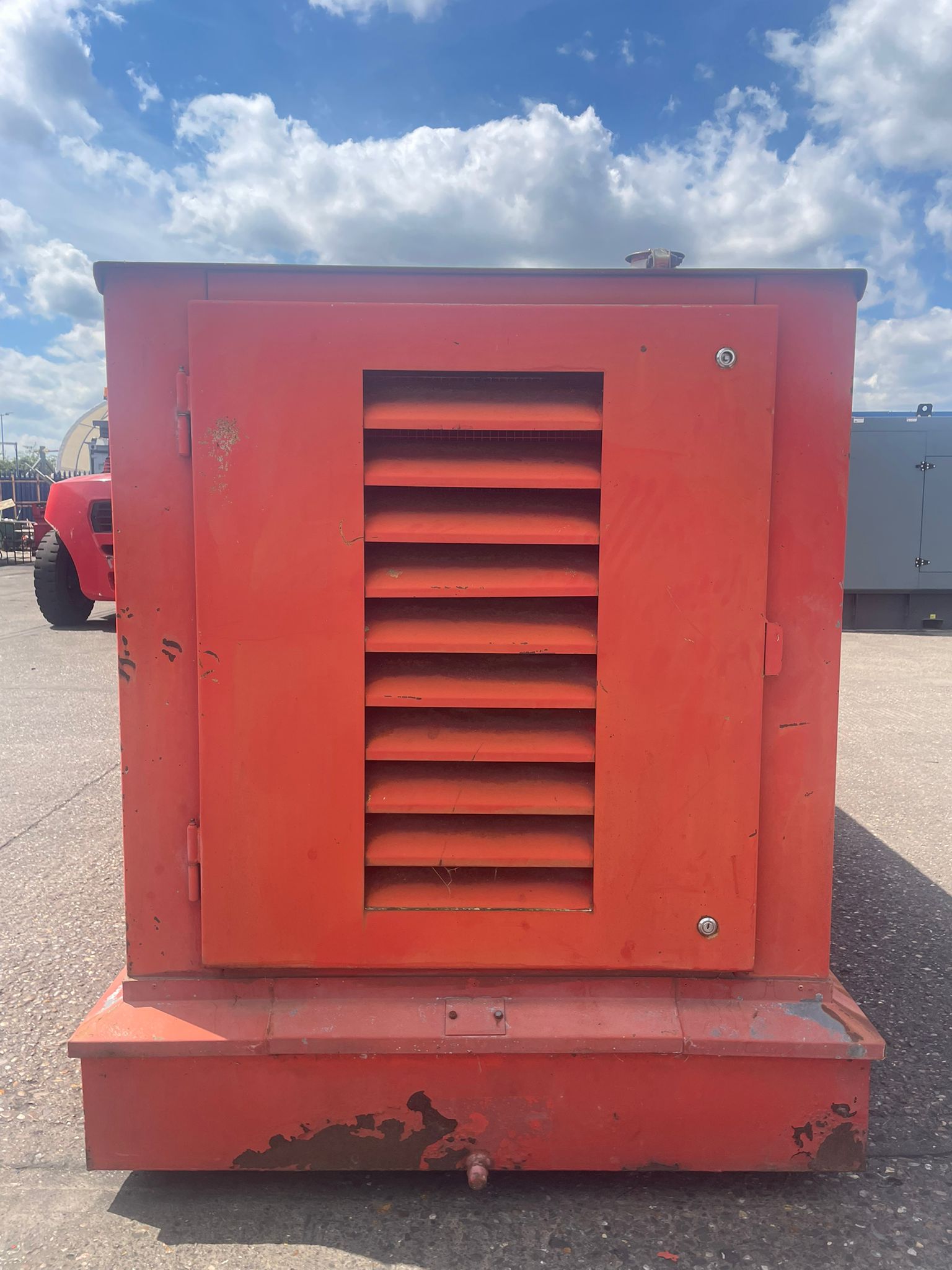 44kVA PETBOW AHFB32A IVECO 8041 I 05.55 Canopied Used Generator