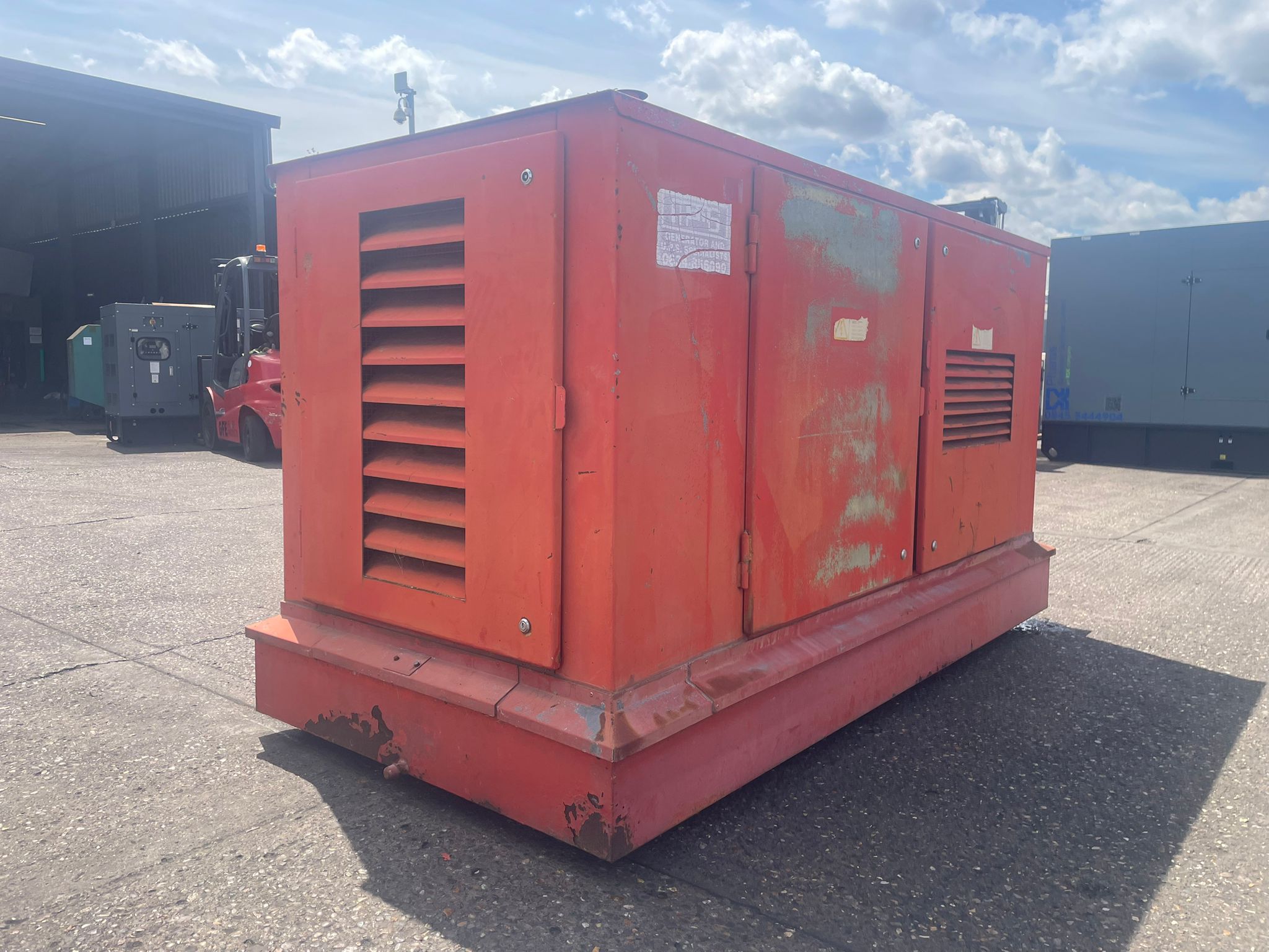 44kVA PETBOW AHFB32A IVECO 8041 I 05.55 Canopied Used Generator