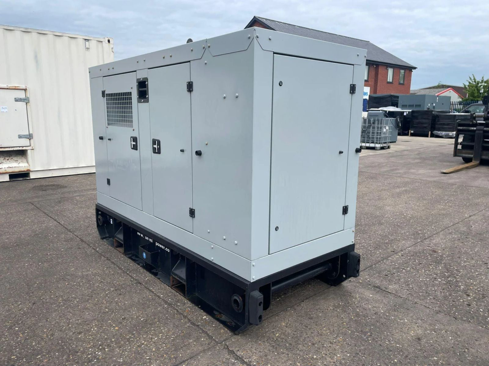 66kVA CPG C60D5R Cummins 4BTAA3.3G11 Canopied Used Generator