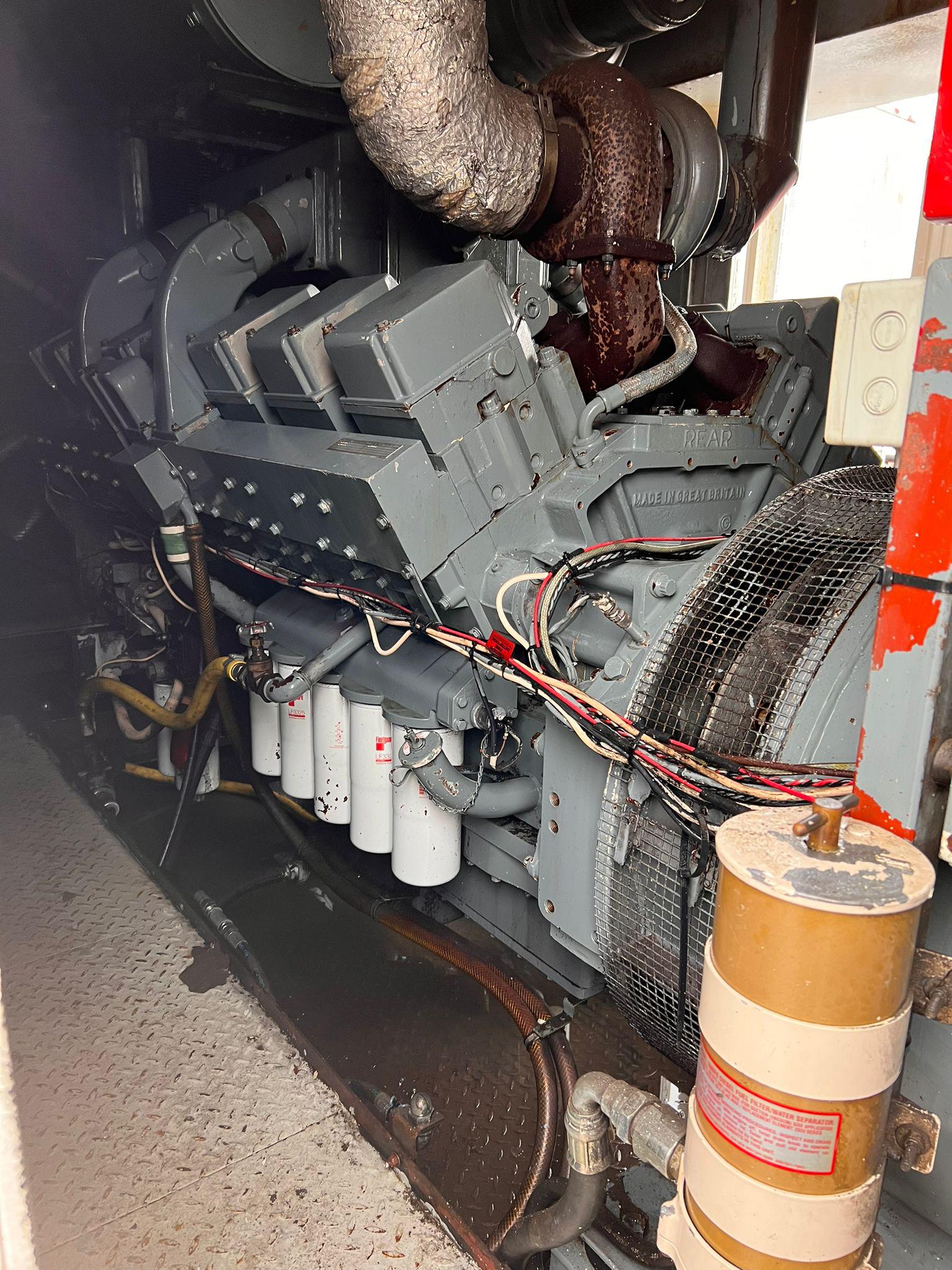 1016KVA Petbow Cummins used generator